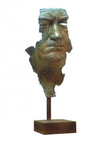 MÁSCARA (2010). Bronce y hierro, 570 x 225 x 155 mm